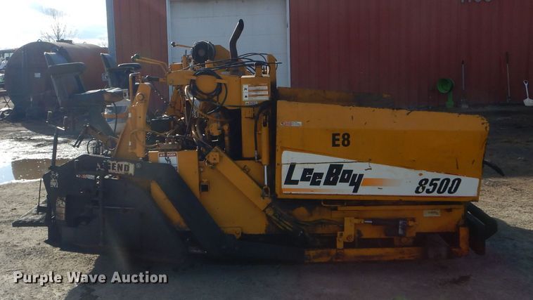image for item DH6445 LeeBoy L8500T paver