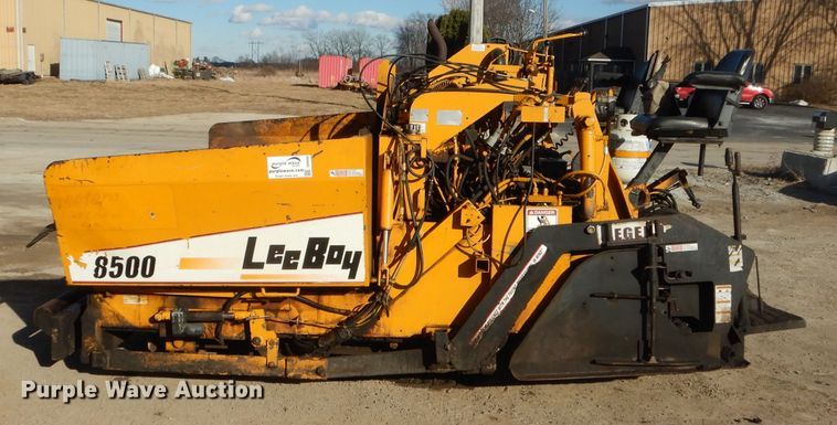 image for item DH6445 LeeBoy L8500T paver