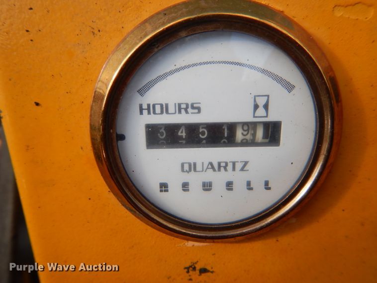 image for item DH6445 LeeBoy L8500T paver