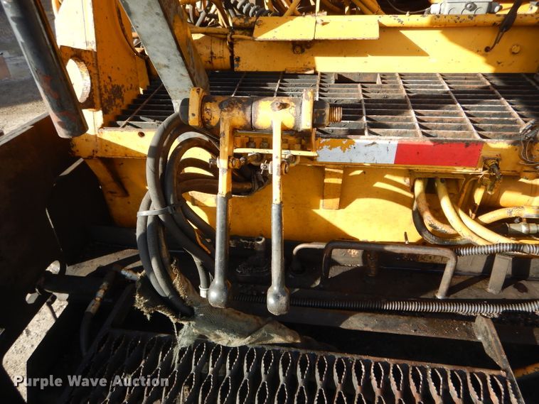 image for item DH6445 LeeBoy L8500T paver