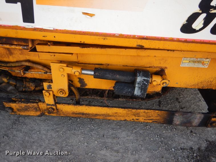 image for item DH6445 LeeBoy L8500T paver