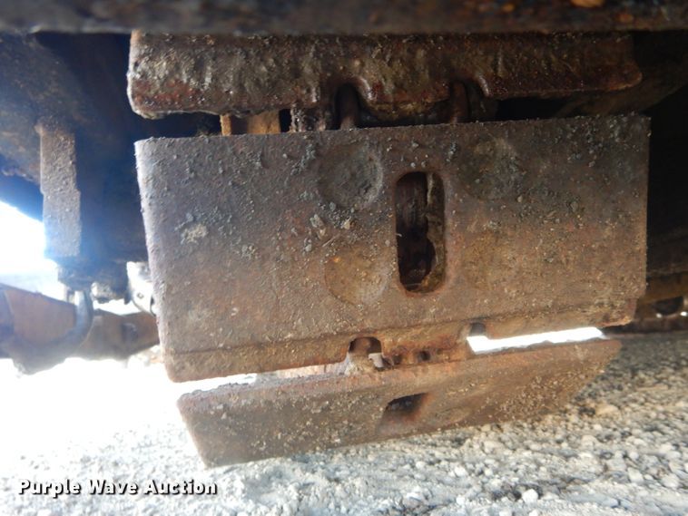 image for item DH6445 LeeBoy L8500T paver