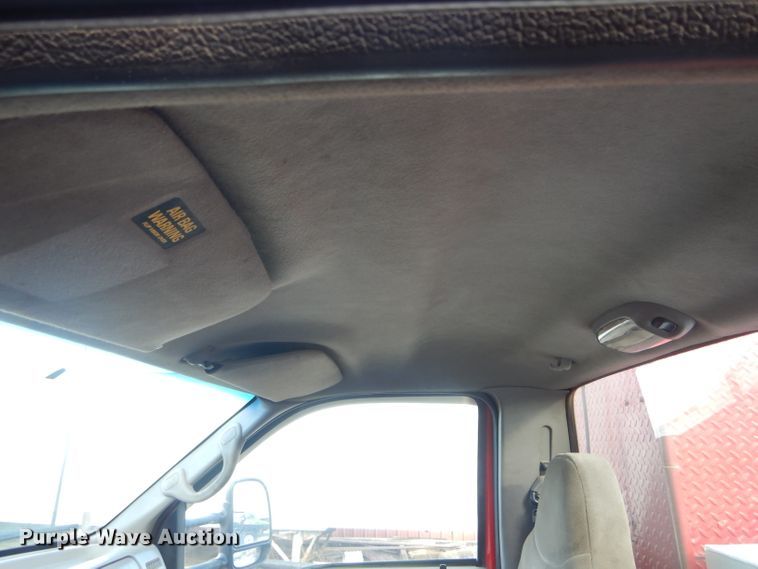 image for item DH6446 2000 Ford F550 Super Duty XL utility truck