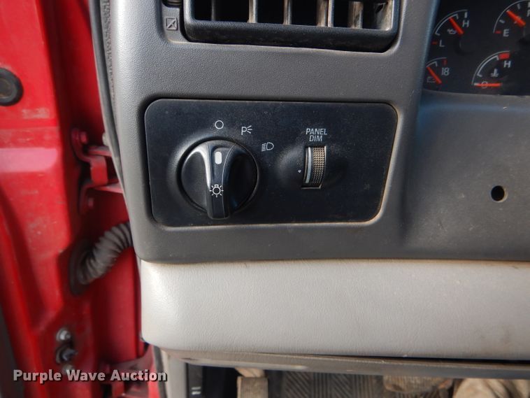 image for item DH6446 2000 Ford F550 Super Duty XL utility truck