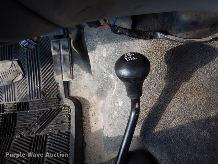 image for item DH6446 2000 Ford F550 Super Duty XL utility truck