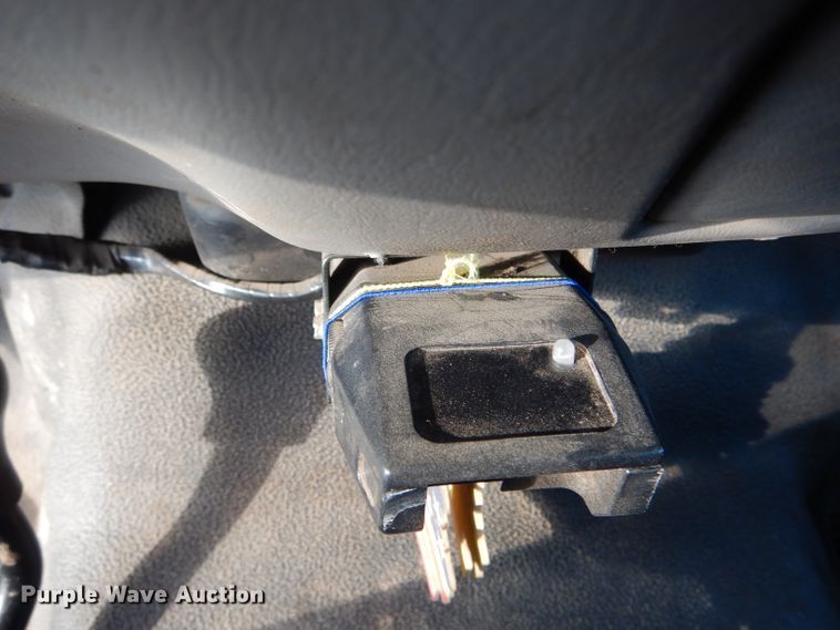 image for item DH6446 2000 Ford F550 Super Duty XL utility truck