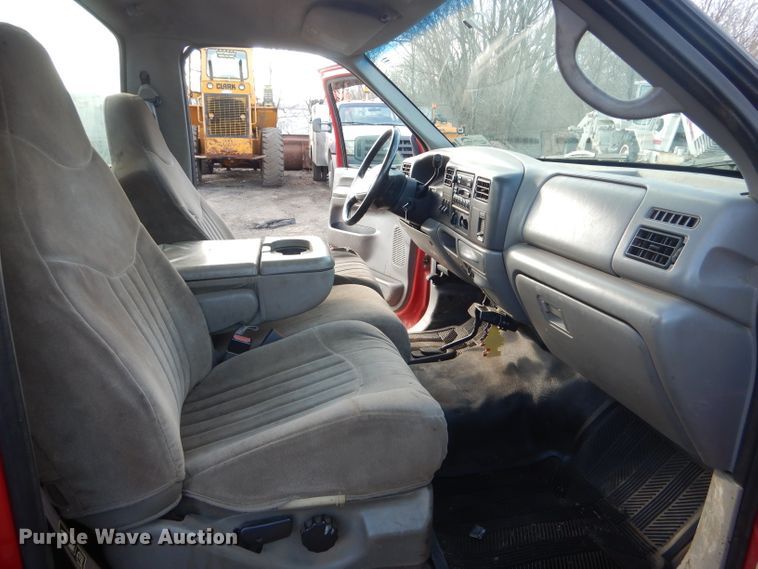 image for item DH6446 2000 Ford F550 Super Duty XL utility truck