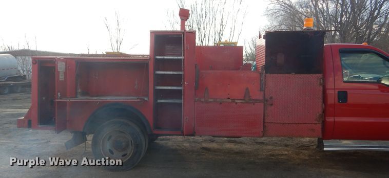 image for item DH6446 2000 Ford F550 Super Duty XL utility truck