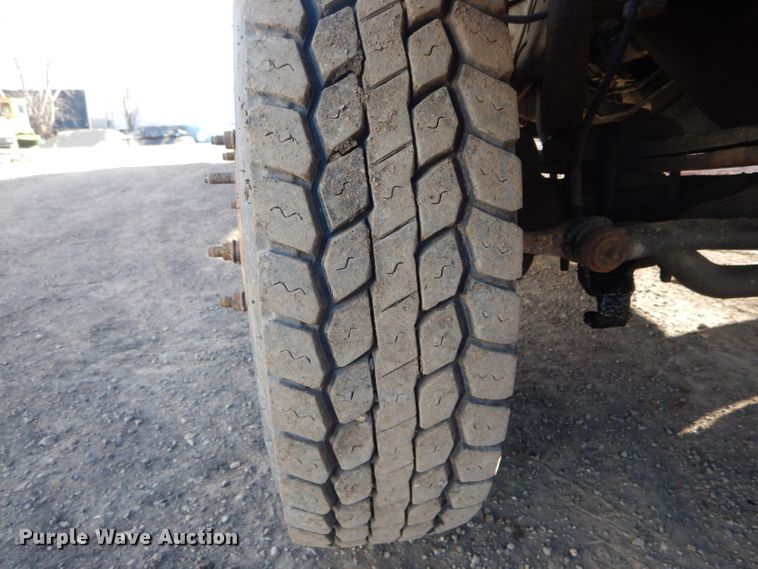 image for item DH6446 2000 Ford F550 Super Duty XL utility truck