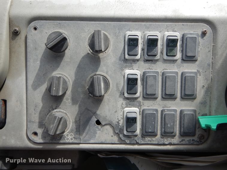 image for item DH6457 1999 Case 621C wheel loader