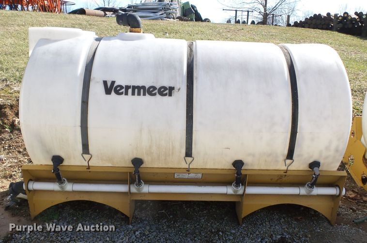 image for item DH7878 Vermeer fluid mixing tank