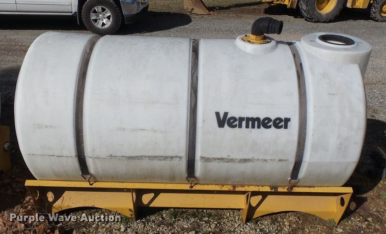 image for item DH7878 Vermeer fluid mixing tank