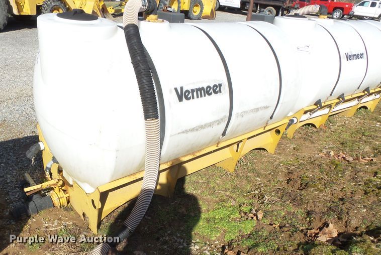 image for item DH7879 Vermeer fluid mixing tank