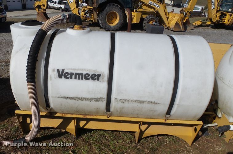 image for item DH7879 Vermeer fluid mixing tank