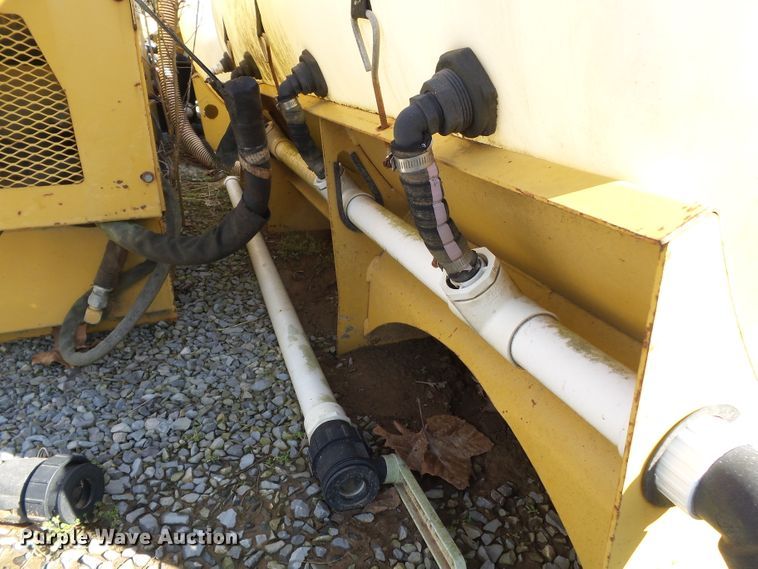 image for item DH7879 Vermeer fluid mixing tank