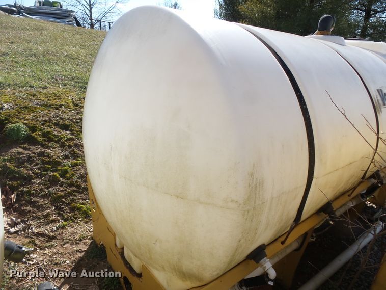 image for item DH7879 Vermeer fluid mixing tank