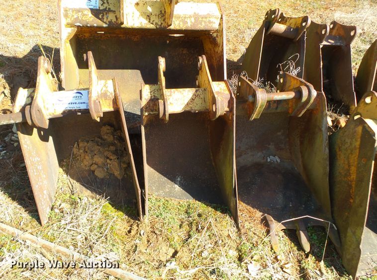 image for item DH7886 (3) backhoe buckets