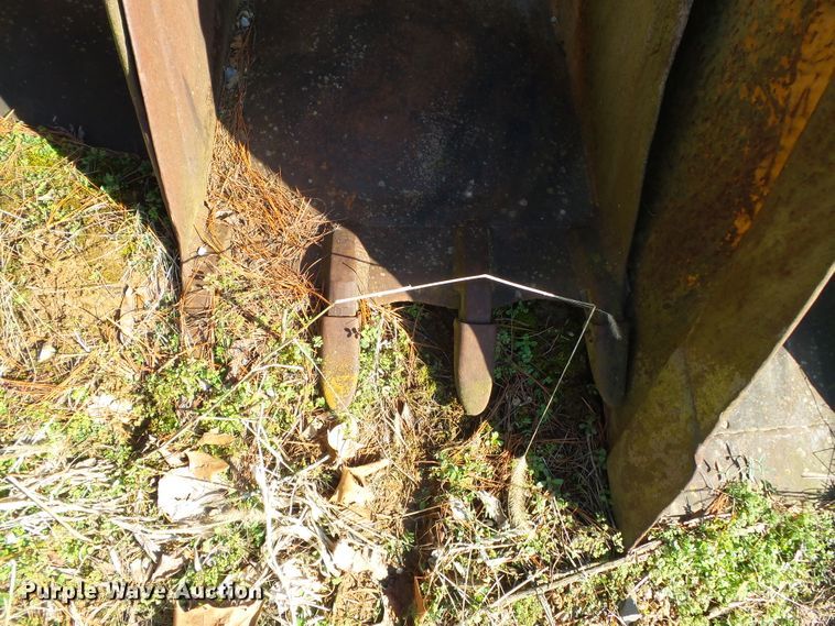 image for item DH7886 (3) backhoe buckets