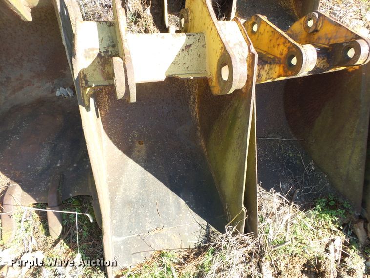 image for item DH7887 (4) backhoe buckets