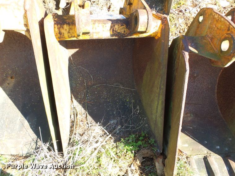 image for item DH7887 (4) backhoe buckets
