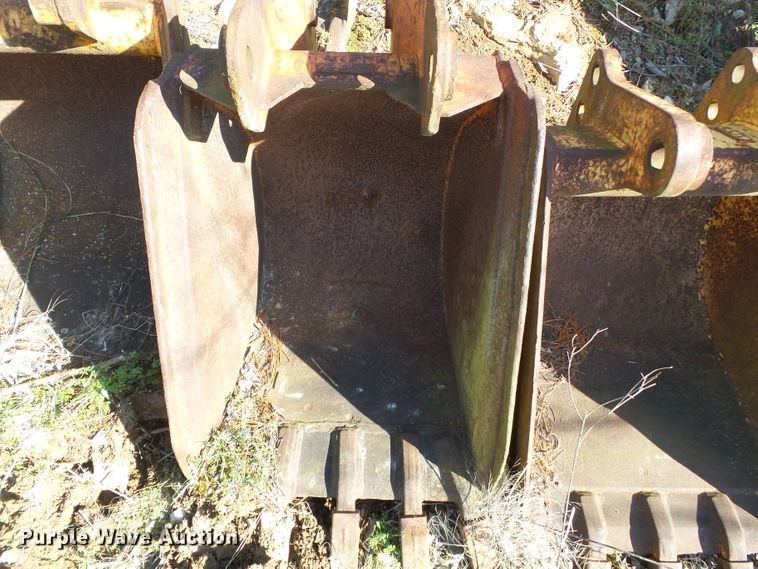 image for item DH7887 (4) backhoe buckets