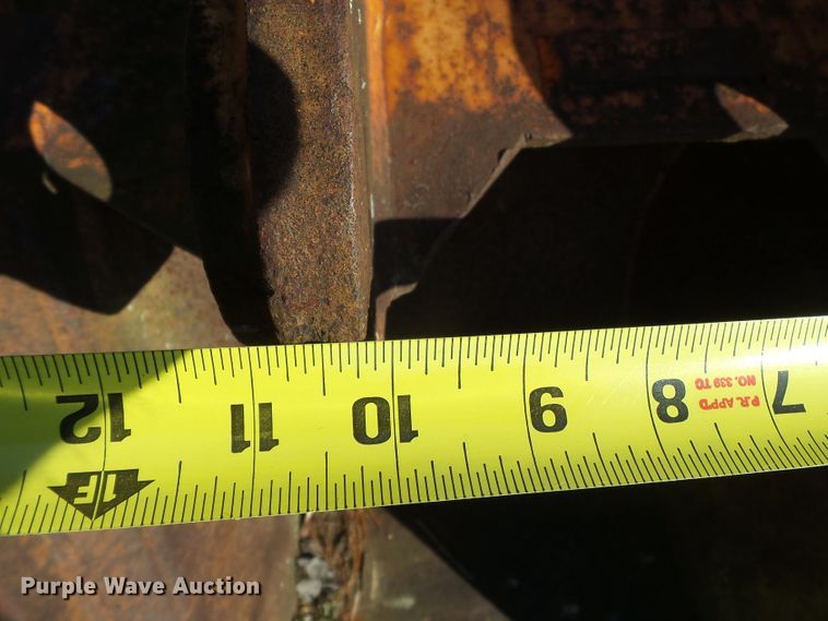 image for item DH7887 (4) backhoe buckets