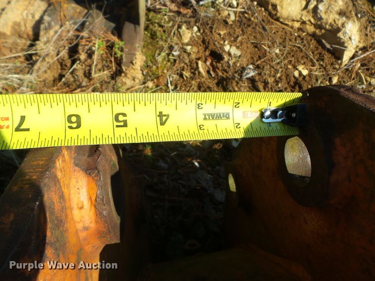 image for item DH7887 (4) backhoe buckets