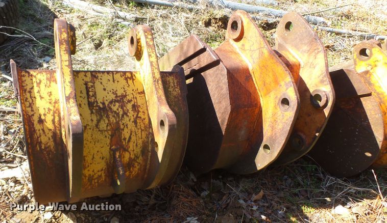 image for item DH7887 (4) backhoe buckets