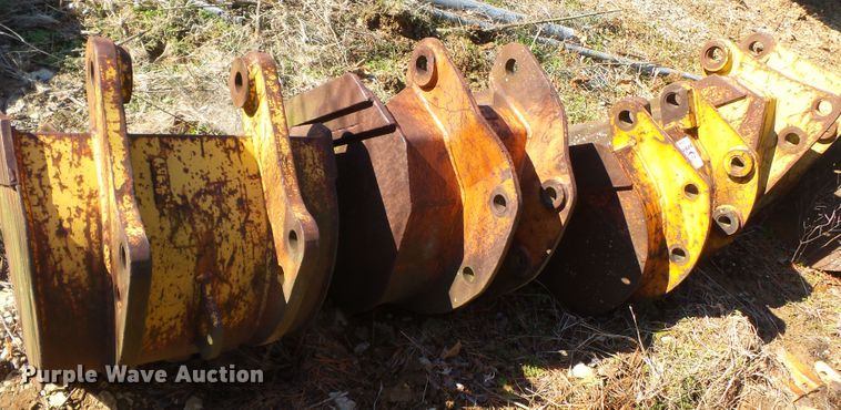 image for item DH7887 (4) backhoe buckets