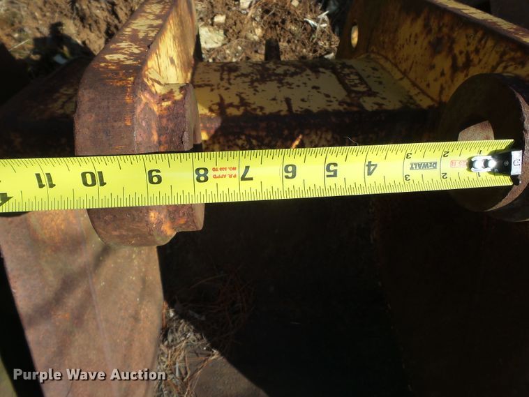 image for item DH7887 (4) backhoe buckets