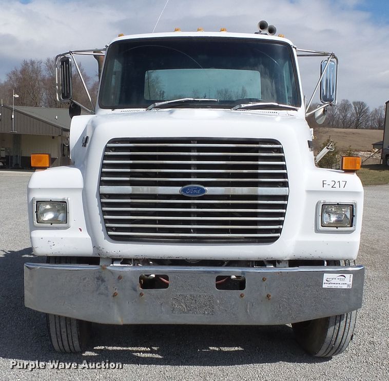 image for item DH7890 1990 Ford L8000 flatbed truck