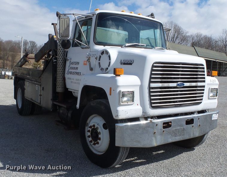 image for item DH7890 1990 Ford L8000 flatbed truck