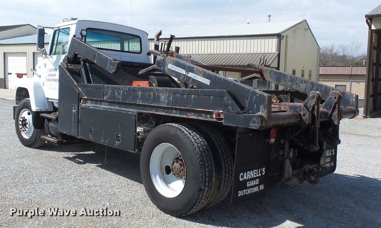 image for item DH7890 1990 Ford L8000 flatbed truck