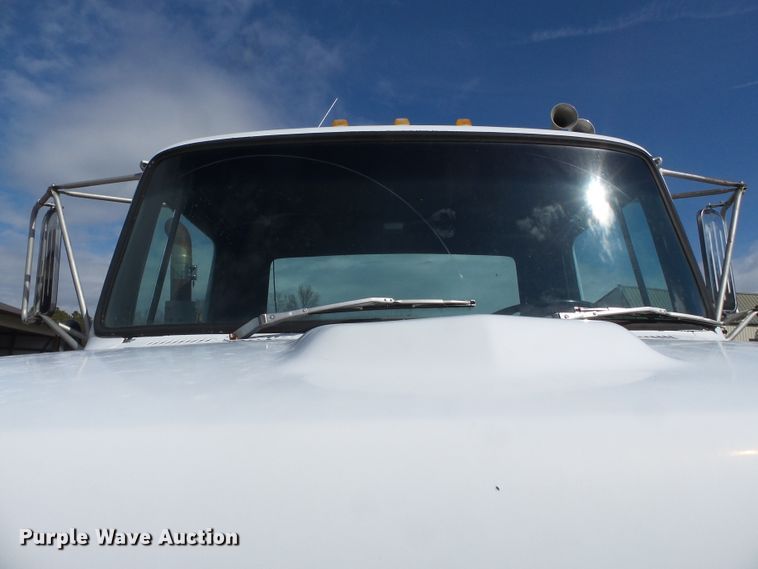 image for item DH7890 1990 Ford L8000 flatbed truck