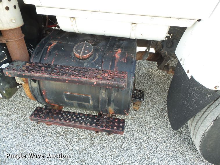 image for item DH7890 1990 Ford L8000 flatbed truck