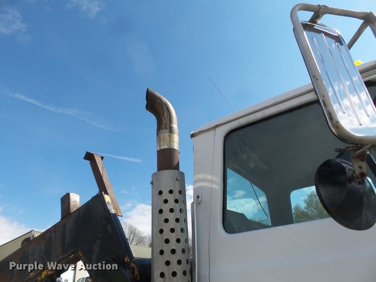 image for item DH7890 1990 Ford L8000 flatbed truck