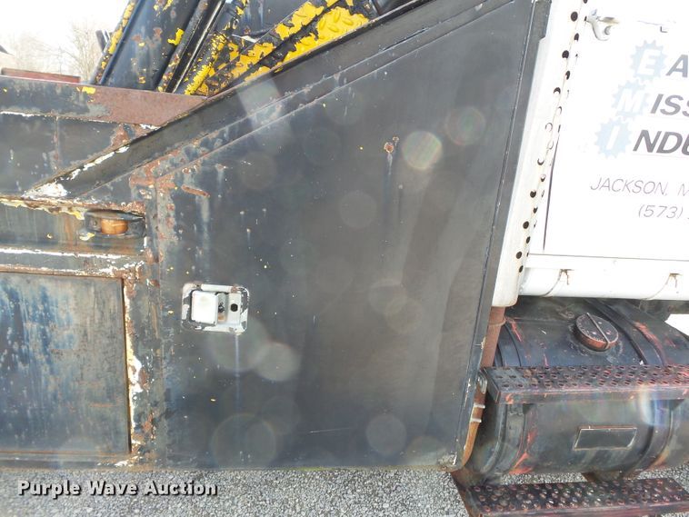 image for item DH7890 1990 Ford L8000 flatbed truck