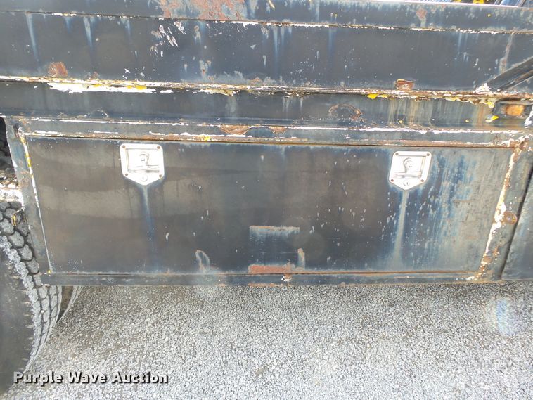 image for item DH7890 1990 Ford L8000 flatbed truck