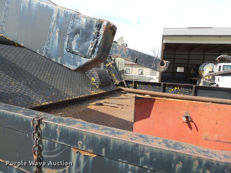 image for item DH7890 1990 Ford L8000 flatbed truck