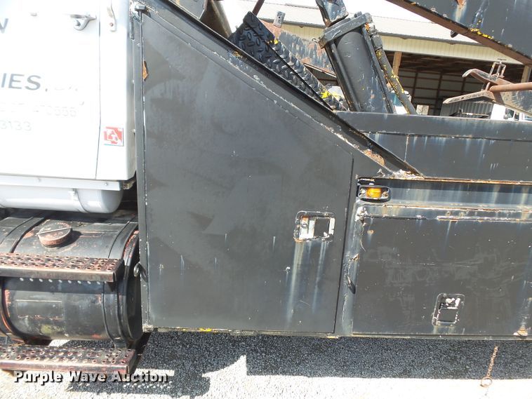 image for item DH7890 1990 Ford L8000 flatbed truck