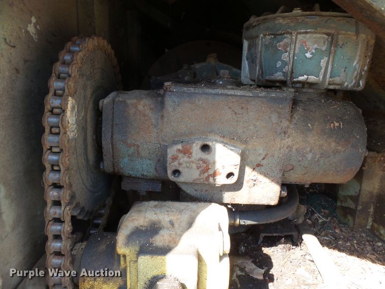 image for item DH7890 1990 Ford L8000 flatbed truck