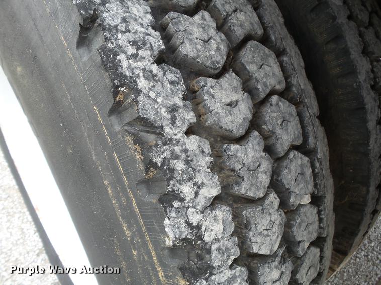 image for item DH7890 1990 Ford L8000 flatbed truck