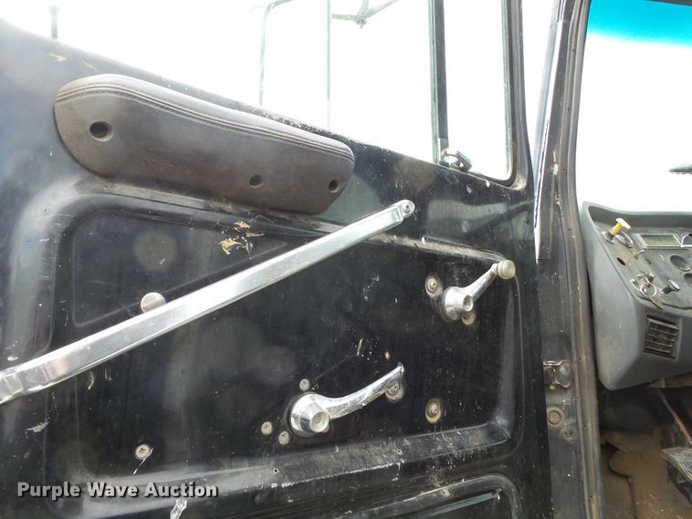 image for item DH7890 1990 Ford L8000 flatbed truck