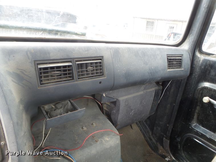 image for item DH7890 1990 Ford L8000 flatbed truck