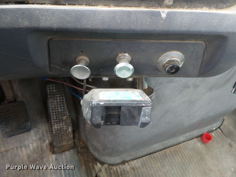 image for item DH7890 1990 Ford L8000 flatbed truck