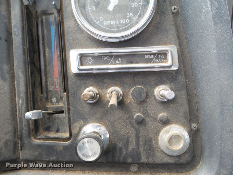 image for item DH7890 1990 Ford L8000 flatbed truck