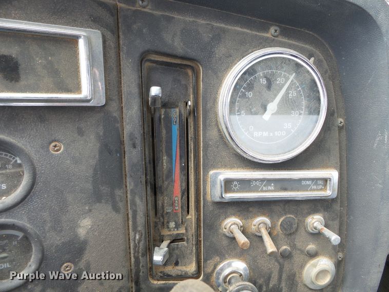 image for item DH7890 1990 Ford L8000 flatbed truck