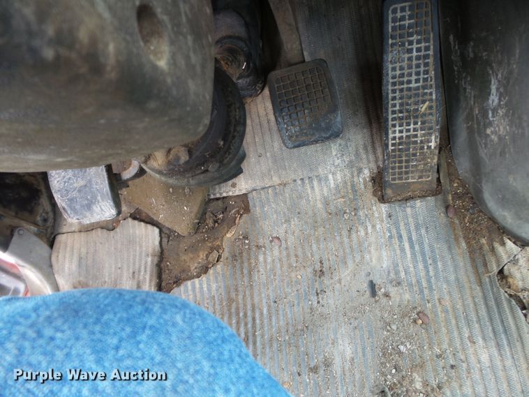 image for item DH7890 1990 Ford L8000 flatbed truck