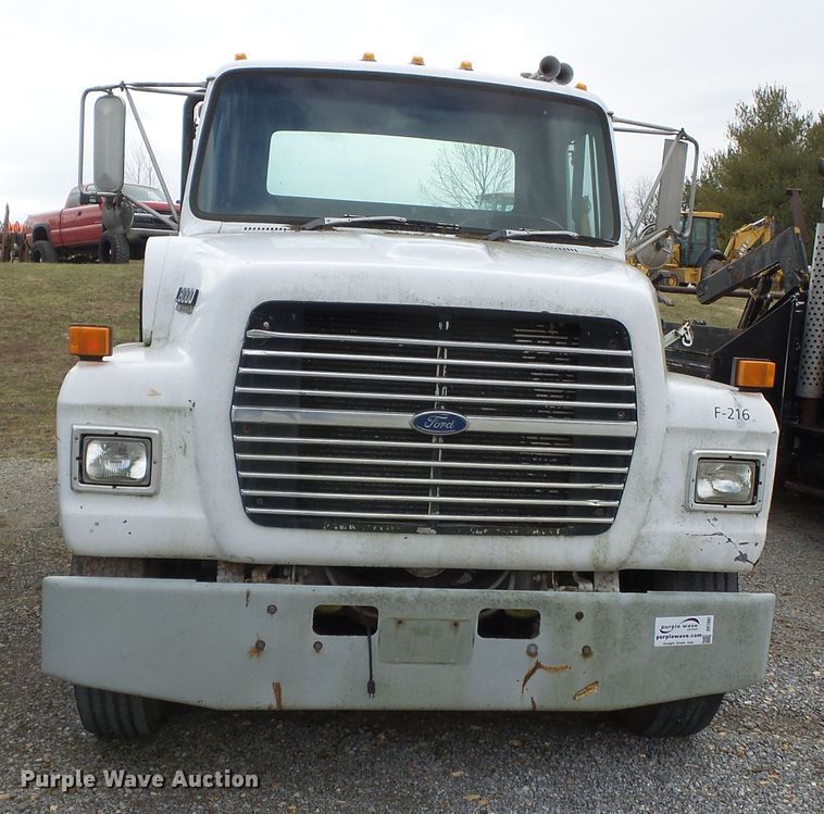 image for item DH7891 1990 Ford L8000 flatbed truck
