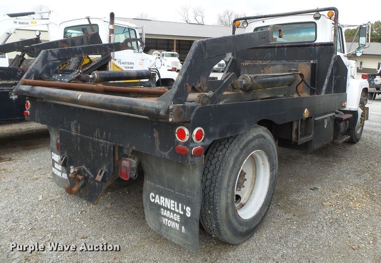 image for item DH7891 1990 Ford L8000 flatbed truck